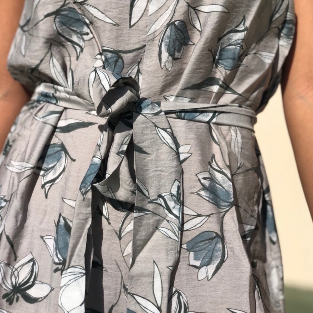Feminine Chic Floral Gray Open Back Jumpsuit - Picture 3 of 6
